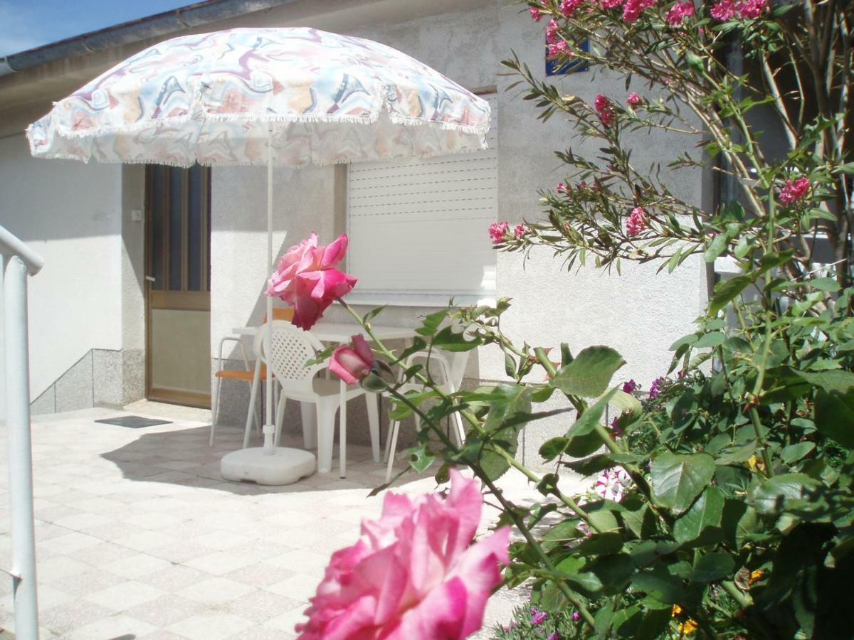 סנג' Apartment Antonija מראה חיצוני תמונה